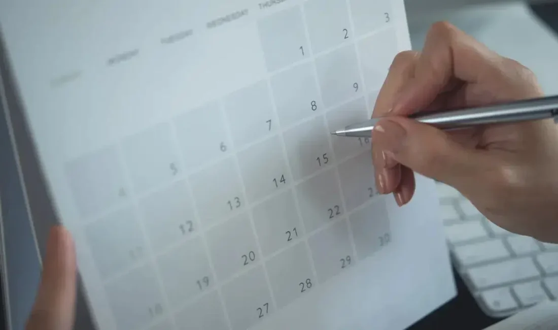 1 Mayıs Cuma günü resmi tatil olduğu için kamu kurumları,