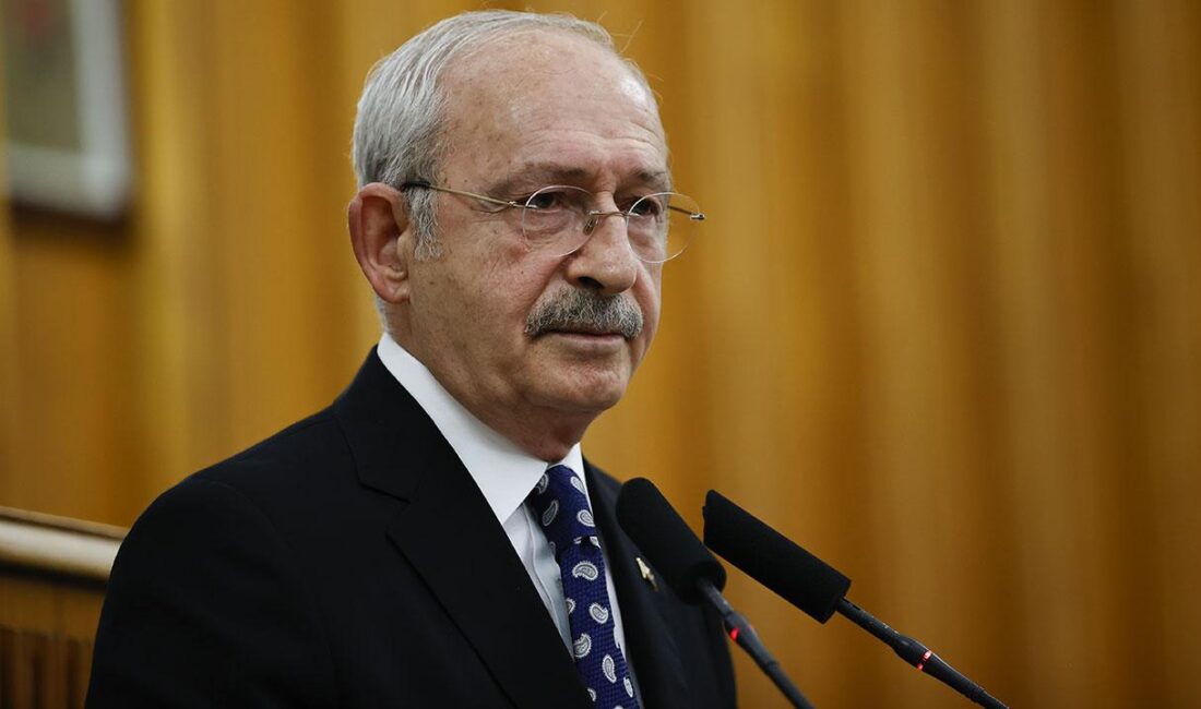 Meclis'teki gergin grup toplantısının ardından CHP'de ipler tamamen koptu. Mahkemenin
