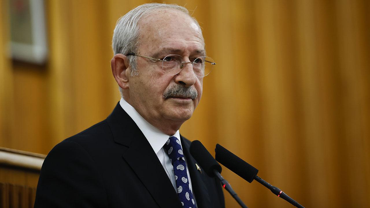 Meclis'teki gergin grup toplantısının ardından CHP'de ipler tamamen koptu. Mahkemenin