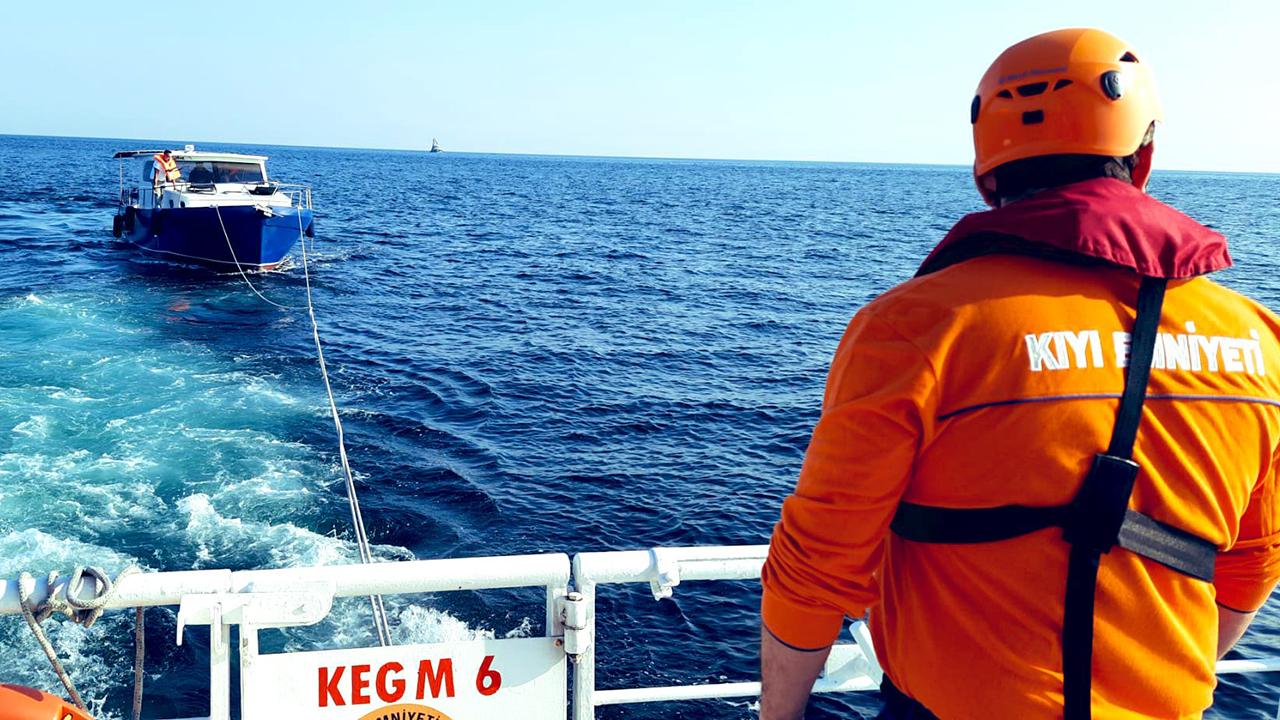 Kıyı Emniyeti Genel Müdürlüğü, denizcilik ve teknik alanlarda uzmanlaşmış personelleri