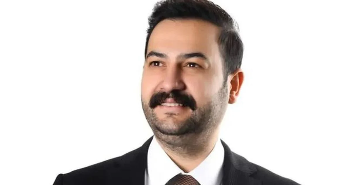 Murat Güneş, Cumhuriyet Halk Partisi (CHP) çatısı altında siyaset yapan