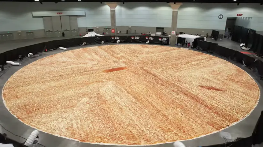 Bir pizza markası ve ünlü YouTube içerik üreticisi Airrack iş