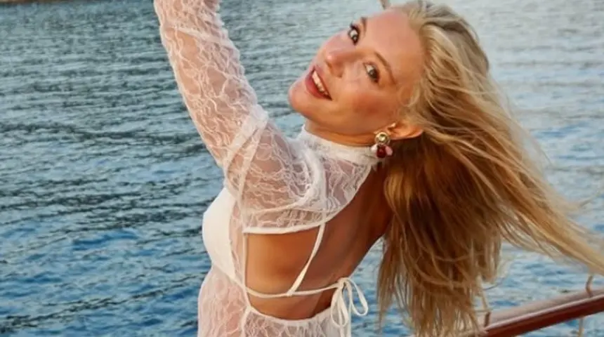 Magazin dünyasının sevilen isimlerinden ünlü oyuncu Ege Kökenli, anne olmasının