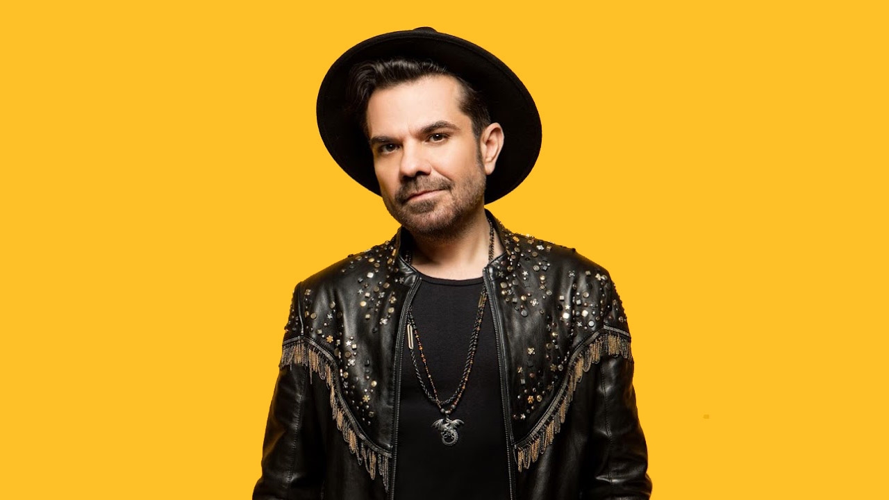 Müzik ve mizah dünyasının iki dev ismi, Kenan Doğulu ve