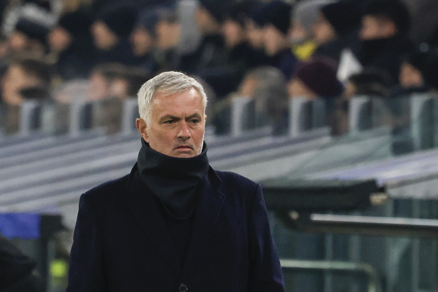 Avrupa futbolunda yılın en büyük transfer bombası patladı. Sezonu kupasız