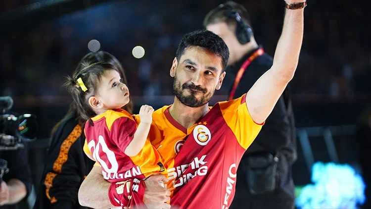 Trendyol Süper Lig'de üst üste 4. kez şampiyonluğa ulaşarak tarihi