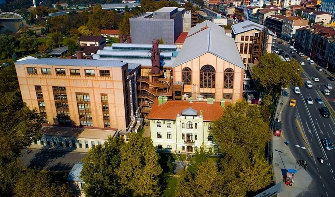 Geçtiğimiz günlerde faaliyet izni kaldırılan İstanbul Bilgi Üniversitesi hakkında flaş