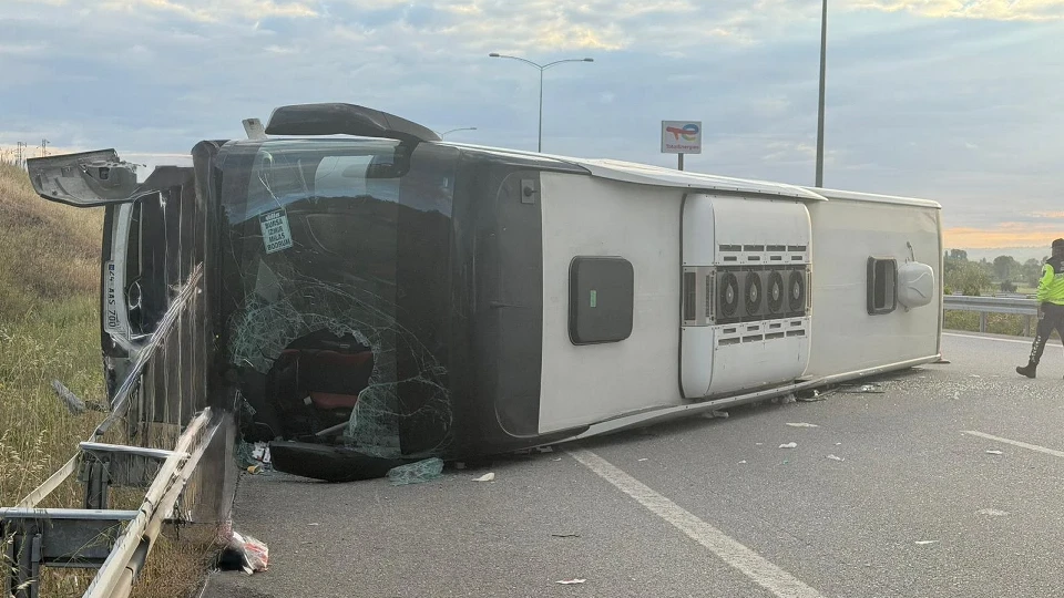 İstanbul-İzmir Otoyolu’nun Balıkesir geçişinde sabahın erken saatlerinde feci bir trafik