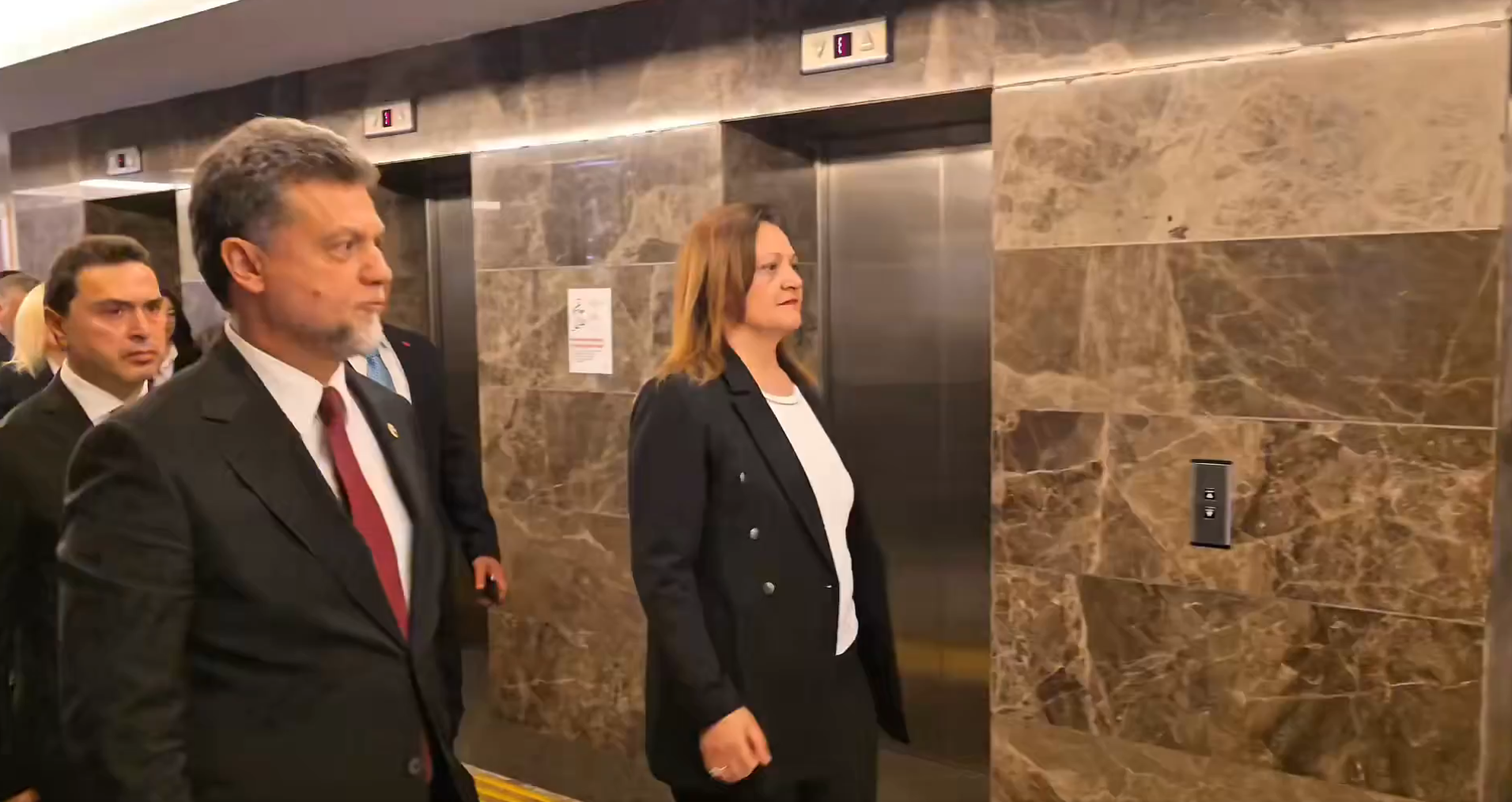 Siyaset gündeminde deprem etkisi yaratan bir gelişme yaşandı. Afyonkarahisar Belediye
