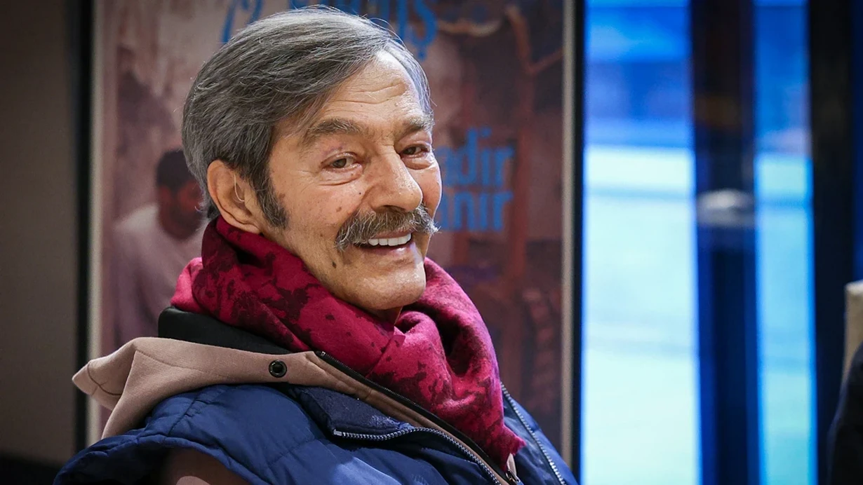 Türk sinemasının efsanevi aktörlerinden Kadir İnanır, zatürre (pnömoni) teşhisiyle tedavi