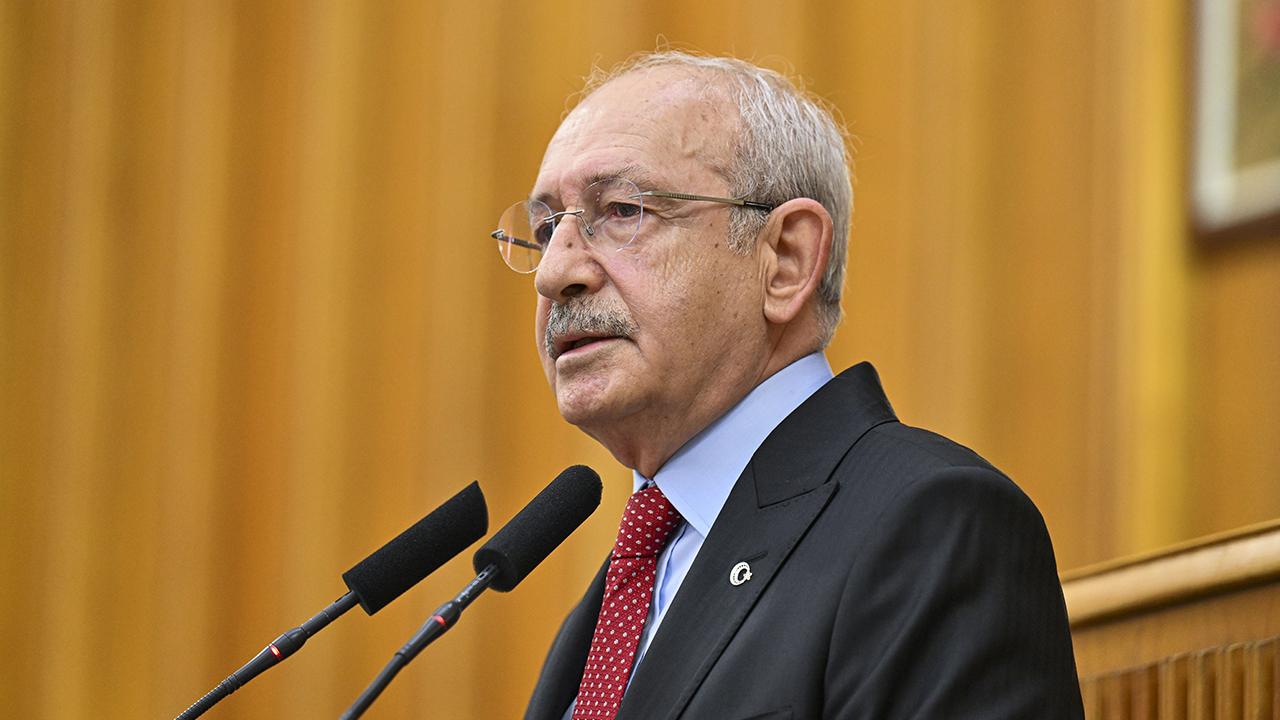 CHP’de bugün saat 13.30’da yapılması beklenen tarihi grup toplantısı öncesi