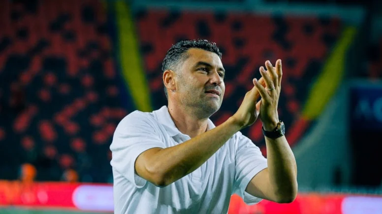 Futbolculuk döneminde "Kral" lakabıyla anıldığı ve şampiyonluk yaşadığı Fransa'nın Lille
