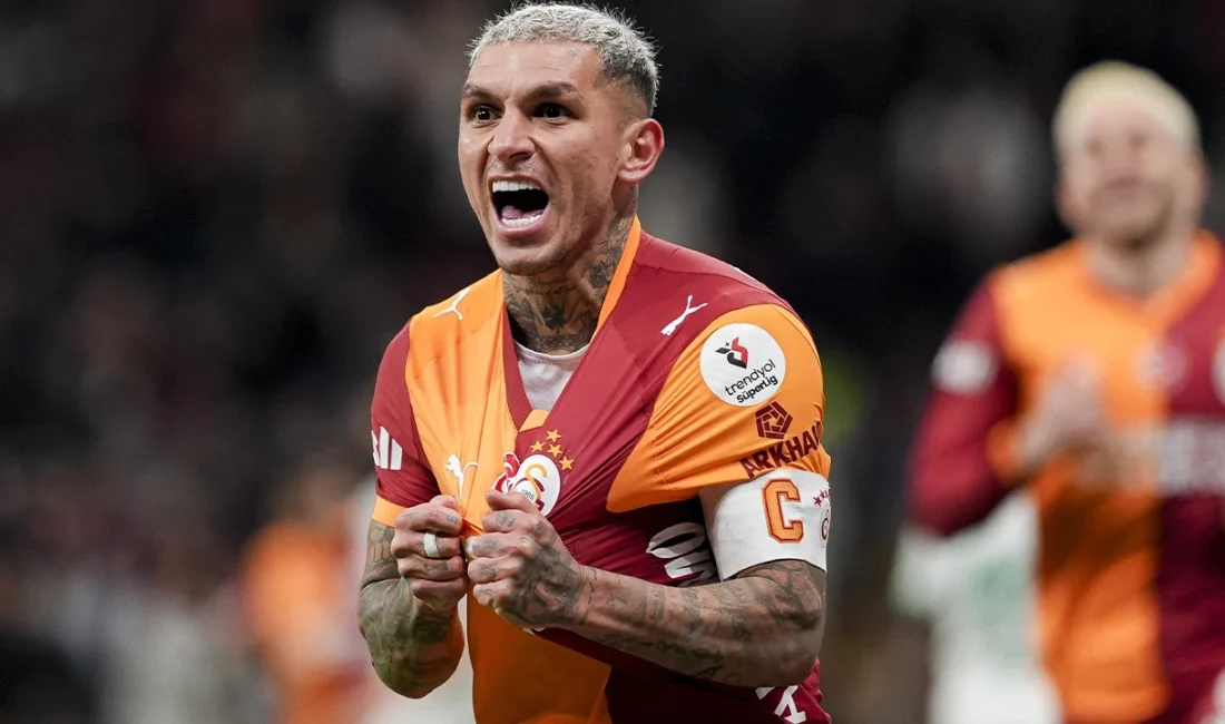 Galatasaray'ın Uruguaylı orta sahası Lucas Torreira kulüpten ayrılma kararı aldı.
