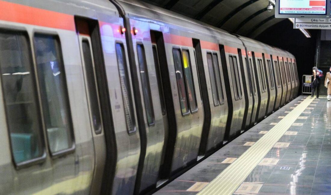 Ankara'da sabah saatlerinde ulaşımda büyük bir aksama yaşandı. Metro hattına
