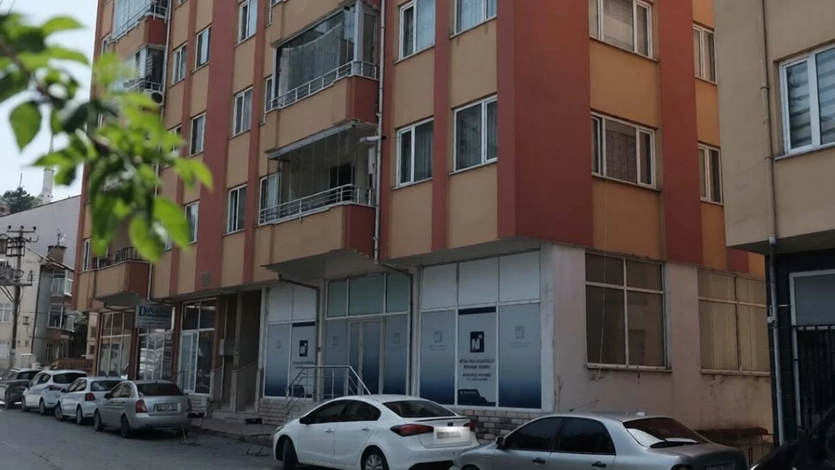 Kastamonu’da infial yaratan olayda, bir üniversite öğrencisinin çıplak halde balkondan