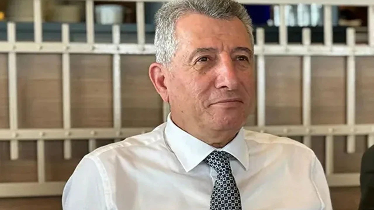 İzmir'de şafak vakti düzenlenen jandarma operasyonuyla gözaltına alınan CHP'li Güzelbahçe
