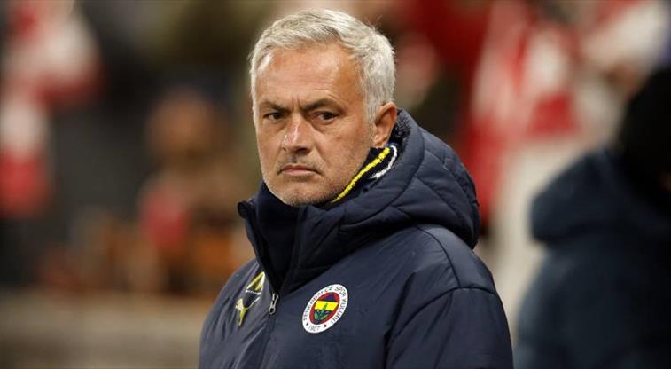 Benfica Teknik Direktörü Jose Mourinho, Portekiz Süper Ligi'nin 32. haftasında