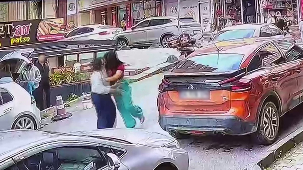 İstanbul’un Arnavutköy ilçesinde, trafikte yaşanan ve şiddete varan bir kavga
