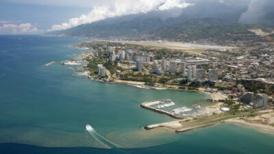 Güney Amerika kıtasının en kuzey ucunda, dünyanın en büyük petrol