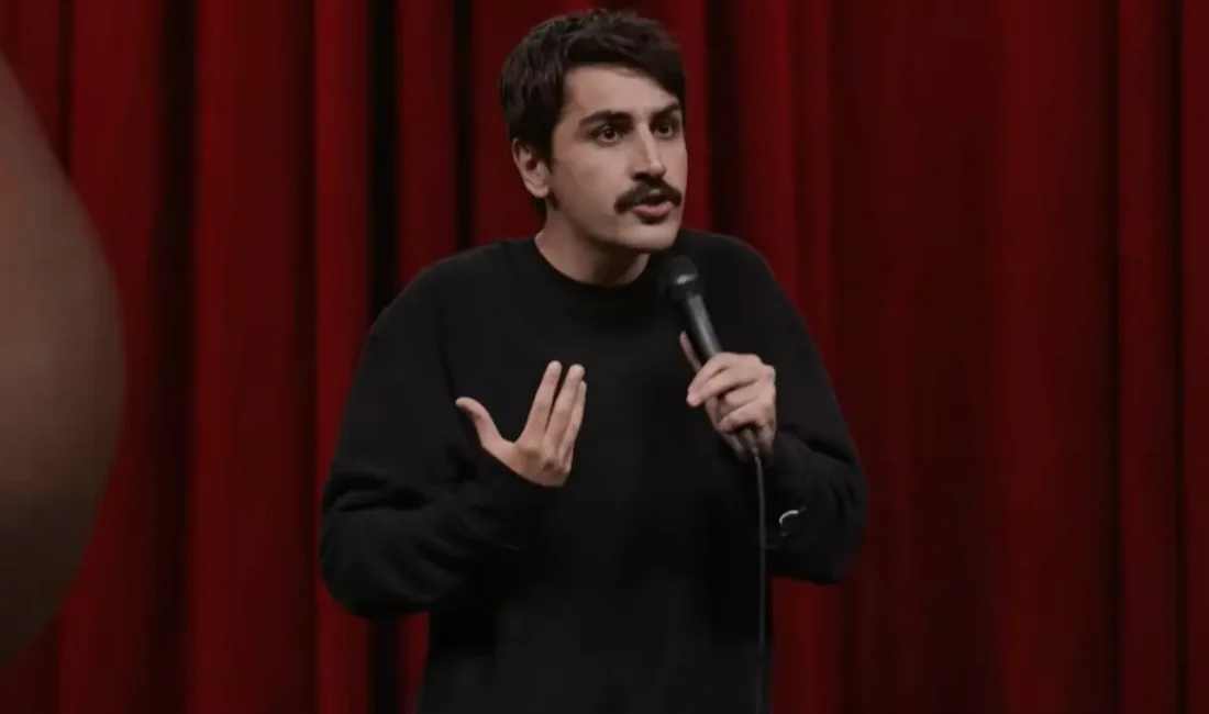 YouTube'da yayımladığı stand-up gösterileri, özgün mizah anlayışı ve podcast projeleriyle