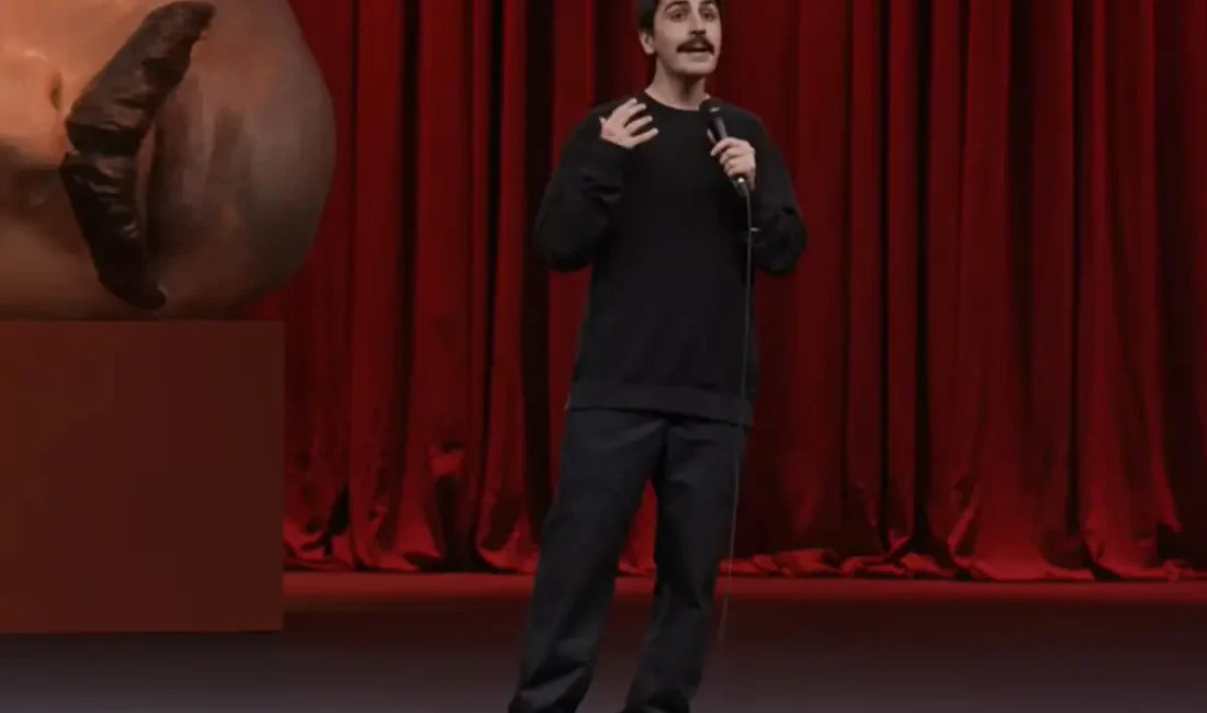 YouTube platformunda yayımladığı stand-up gösterisiyle kısa sürede dijital dünyanın en