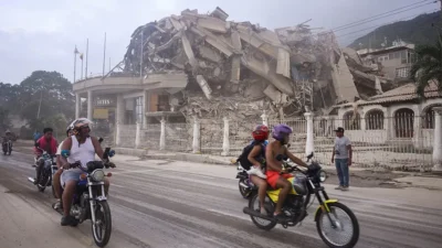 Güney Amerika ülkesi Venezuela, 39 saniye arayla meydana gelen 7.5