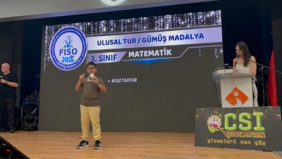 Henüz 9 yaşında ve 3. sınıf öğrencisi olan genç dahi