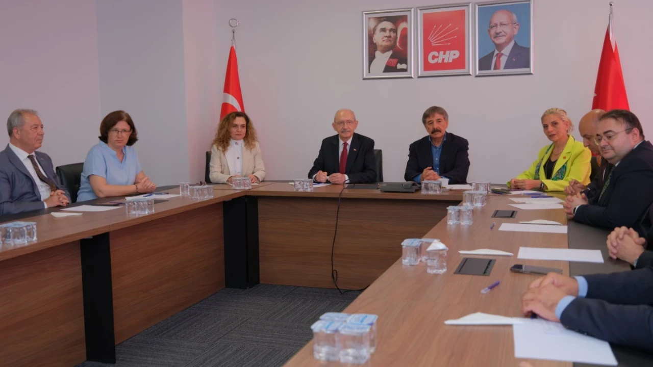 CHP'de sular durulmuyor! Mutlak butlan kararı sonrası toplanan CHP Yüksek