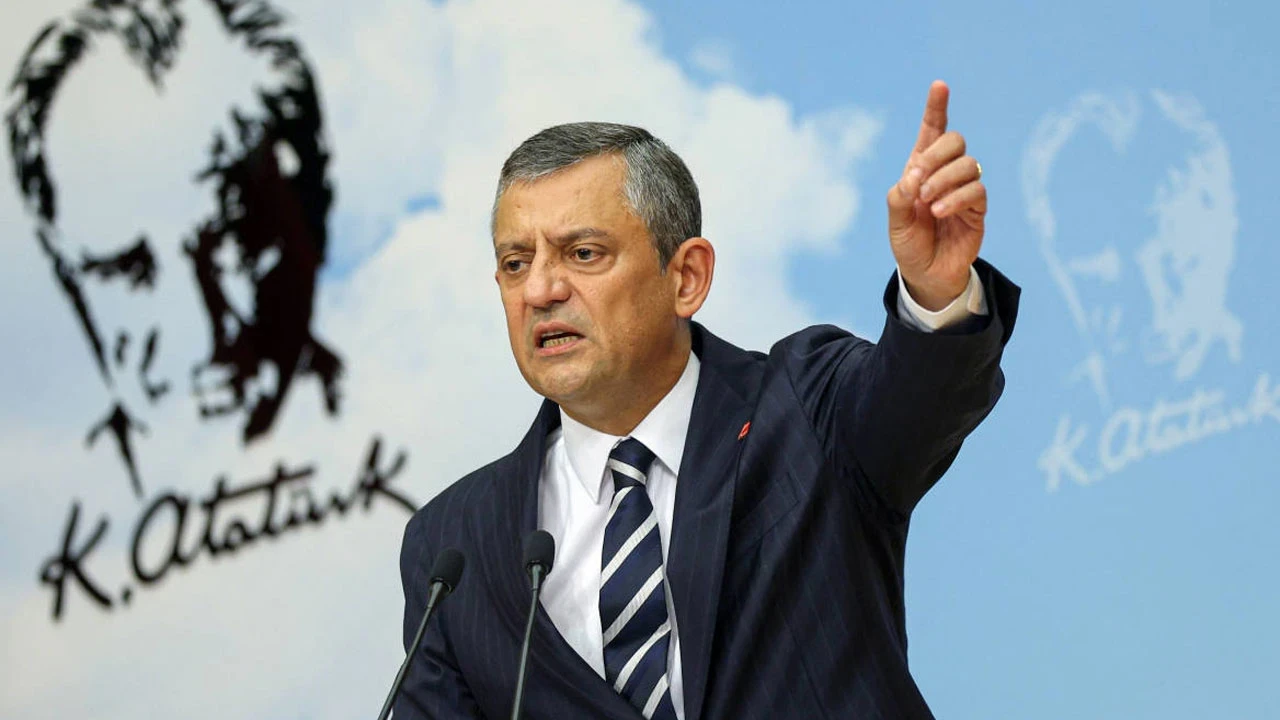 Cumhuriyet Halk Partisi'nde (CHP) "Mutlak Butlan" kararıyla yaşanan liderlik değişimi
