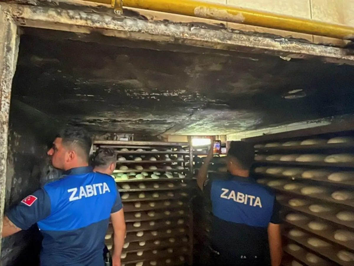 Tarsus Belediyesi ekipleri tarafından gerçekleştirilen fırın denetimlerinde skandalla karşılaşıldı! Üretim