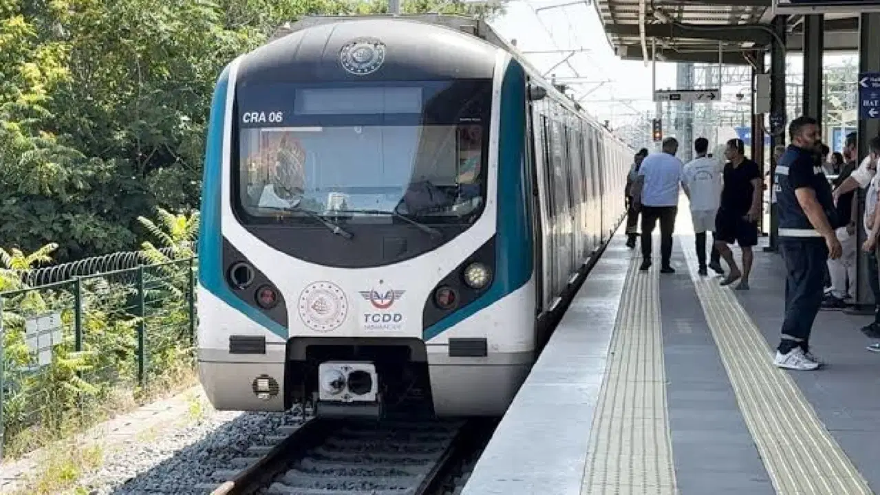Marmaray'ın en yoğun duraklarından biri olan Söğütlüçeşme İstasyonu'nda yaşanan üzücü