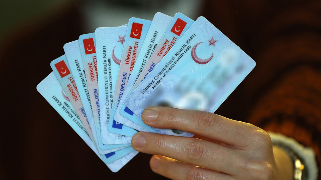 İlk kez sürücü belgesi alacakları ve ehliyeti iptal edilenleri ilgilendiren
