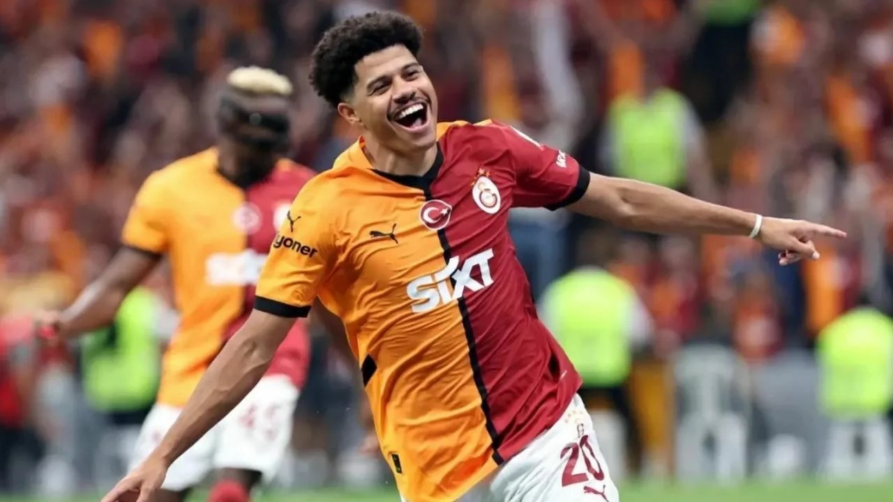 Galatasaray’ın geçtiğimiz sezon kadrosuna katarak orta sahadaki yükünü teslim ettiği