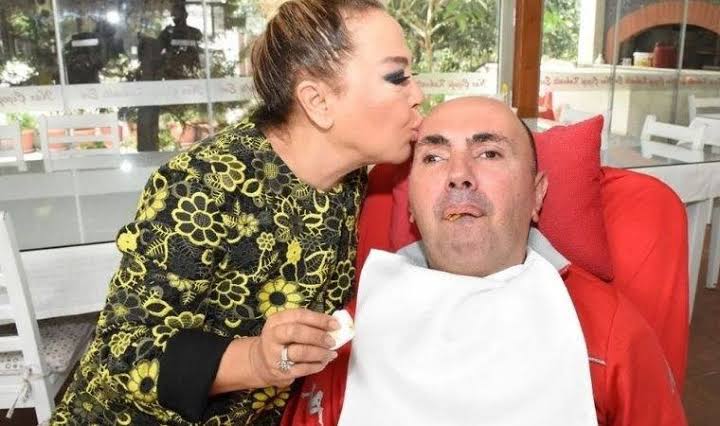 Ünlü sanatçı Safiye Soyman'ın oğlu Harun Akaröz 52 yaşında hayatını