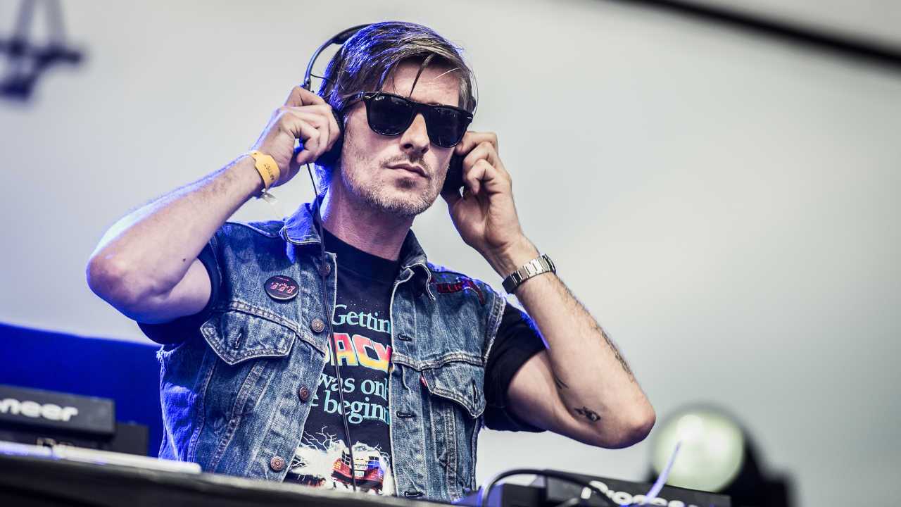 "Nightcall" şarkısıyla dünya çapında ün kazanan dünyaca ünlü Fransız DJ