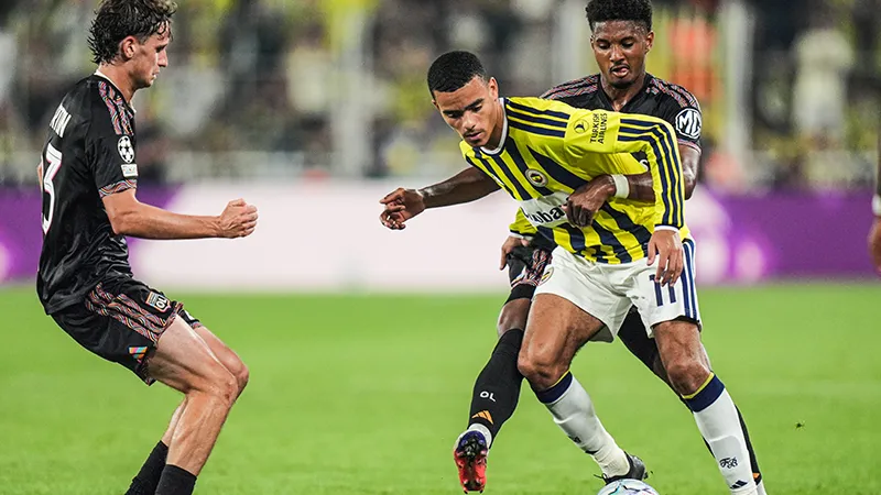 UEFA Şampiyonlar Ligi play-off turu rövanşında Olympique Lyon'a konuk olacak