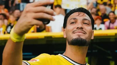 Galatasaray'dan savunma hattına sürpriz hamle! Sarı-Kırmızılılar, Borussia Dortmund forması giyen