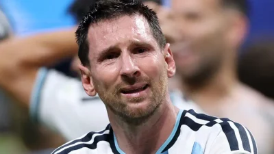 Büyüten ve menajerliğini yapan babası Jorge Messi'nin vefatının ardından sahalara