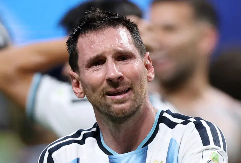 Büyüten ve menajerliğini yapan babası Jorge Messi'nin vefatının ardından sahalara