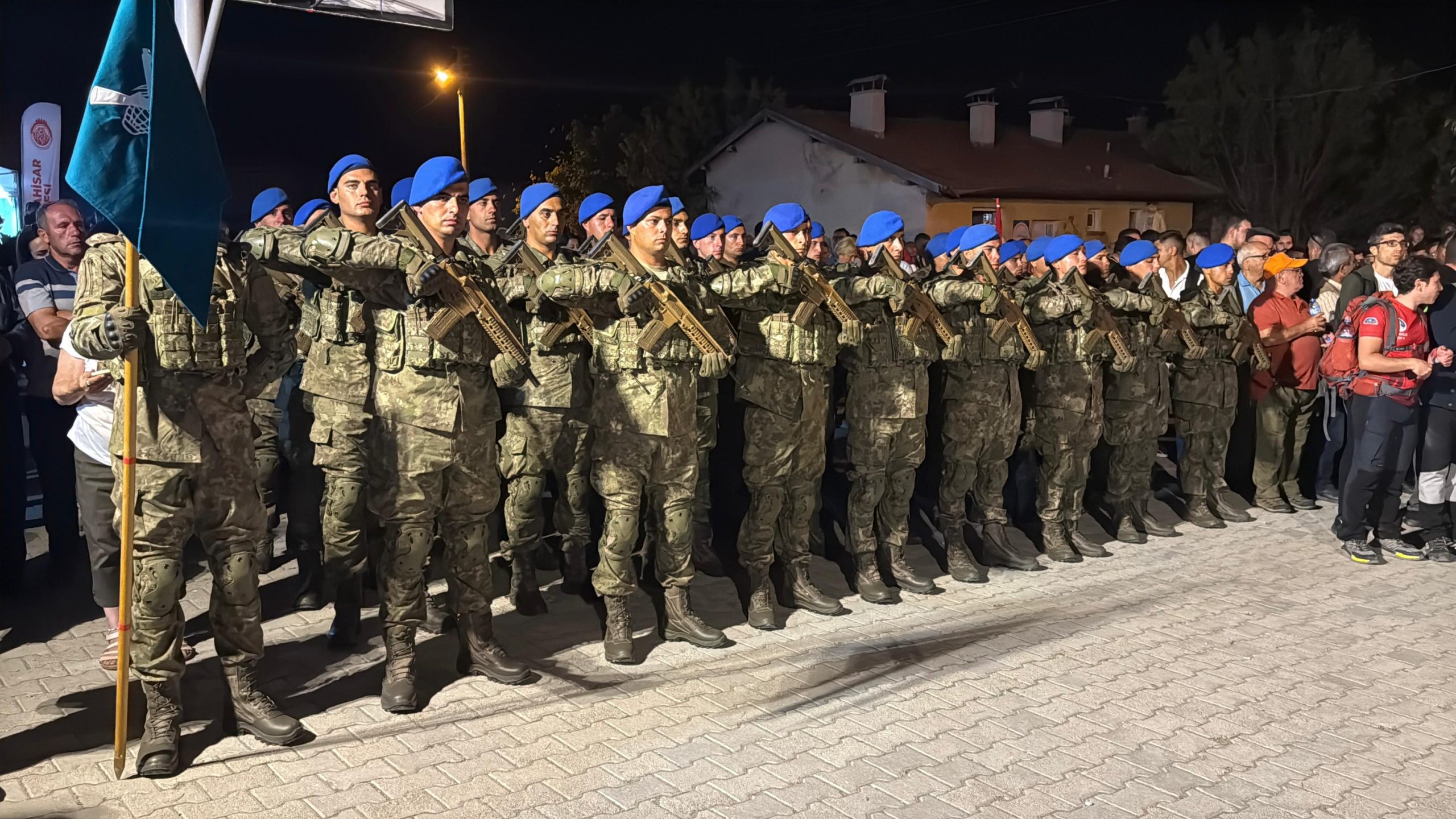 Stadyum programının ardından etkinliklerin bir sonraki durağı Çakırözü Köyü oldu.