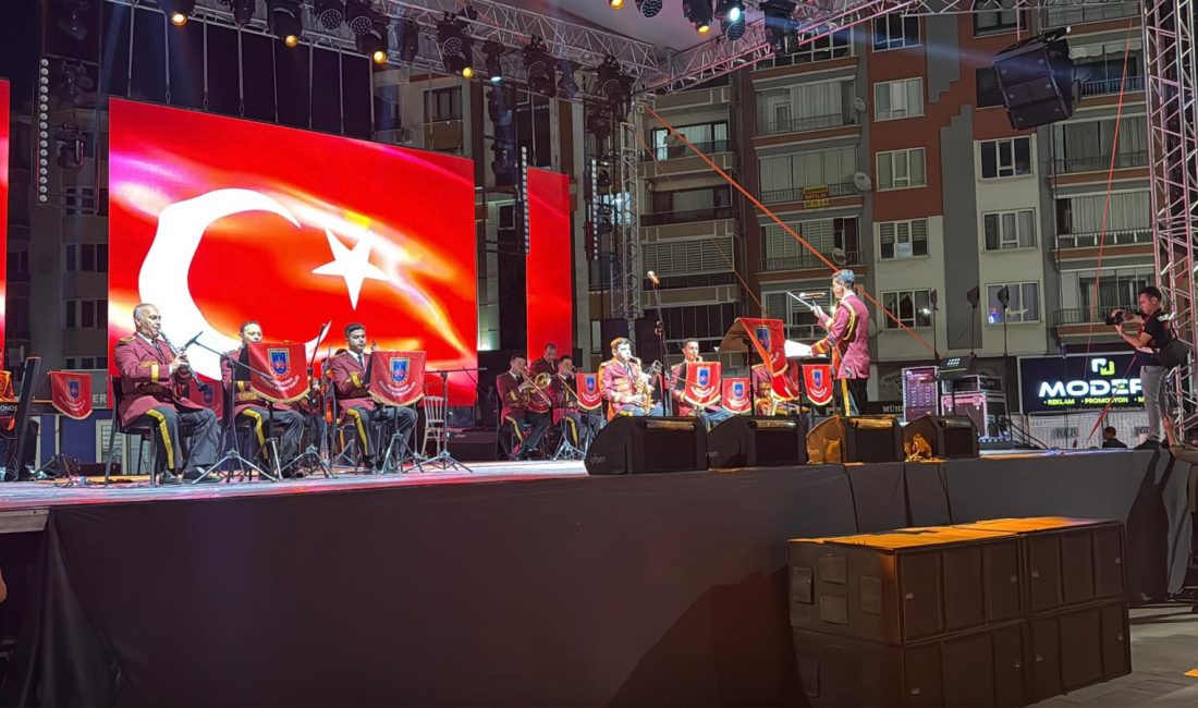 Afyonkarahisar’da Büyük Taarruz Zafer Haftası’nın 104. yıl dönümü dolayısıyla düzenlenen