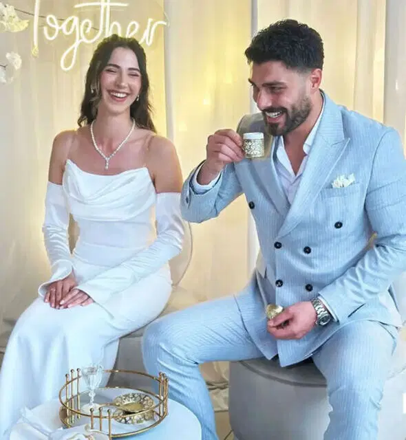 Rol aldıkları dizideki arkadaşlıkları zamanla aşka dönüşen ünlü oyuncu çift