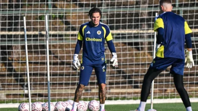 Fenerbahçe'de transfer hareketliliği devam ediyor. Geleceği belirsizliğini koruyan Ederson için