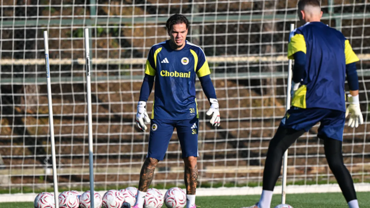 Fenerbahçe'de transfer hareketliliği devam ediyor. Geleceği belirsizliğini koruyan Ederson için