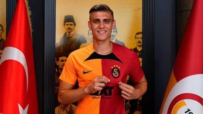 Galatasaray'ın 23 yaşındaki sol beki Kazımcan Karataş, transfer iddialarına yanıt