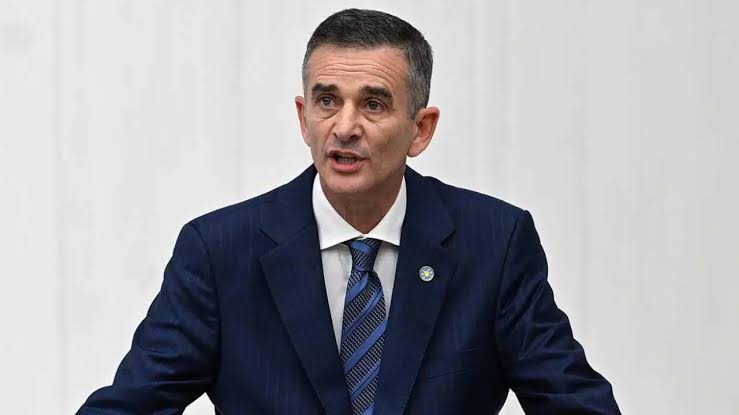 Gazeteci Fatih Altaylı, AK Parti'nin 23. kuruluş yıl dönümünde partiye