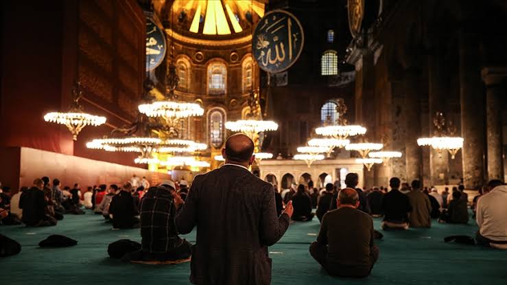 Peygamber Efendimiz Hz. Muhammed’in (s.a.v.) dünyaya teşrif ettiği kutlu gün