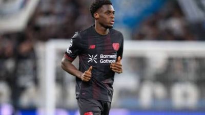 Serie A ekibi Fiorentina'nın Bayer Leverkusen forması giyen Ernest Poku