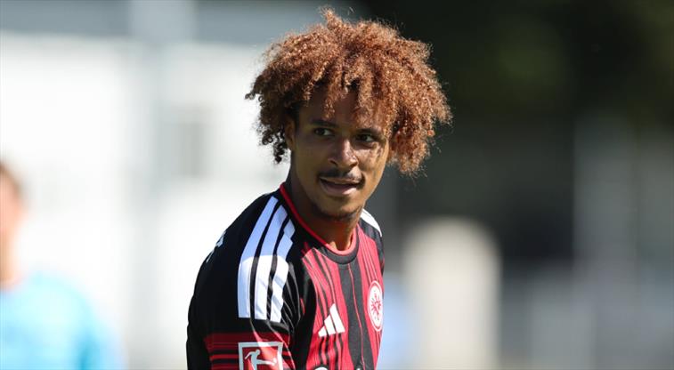 Fenerbahçe'de transfer çalışmaları hız kazandı. Sarı-lacivertlilerin Eintracht Frankfurt forması giyen