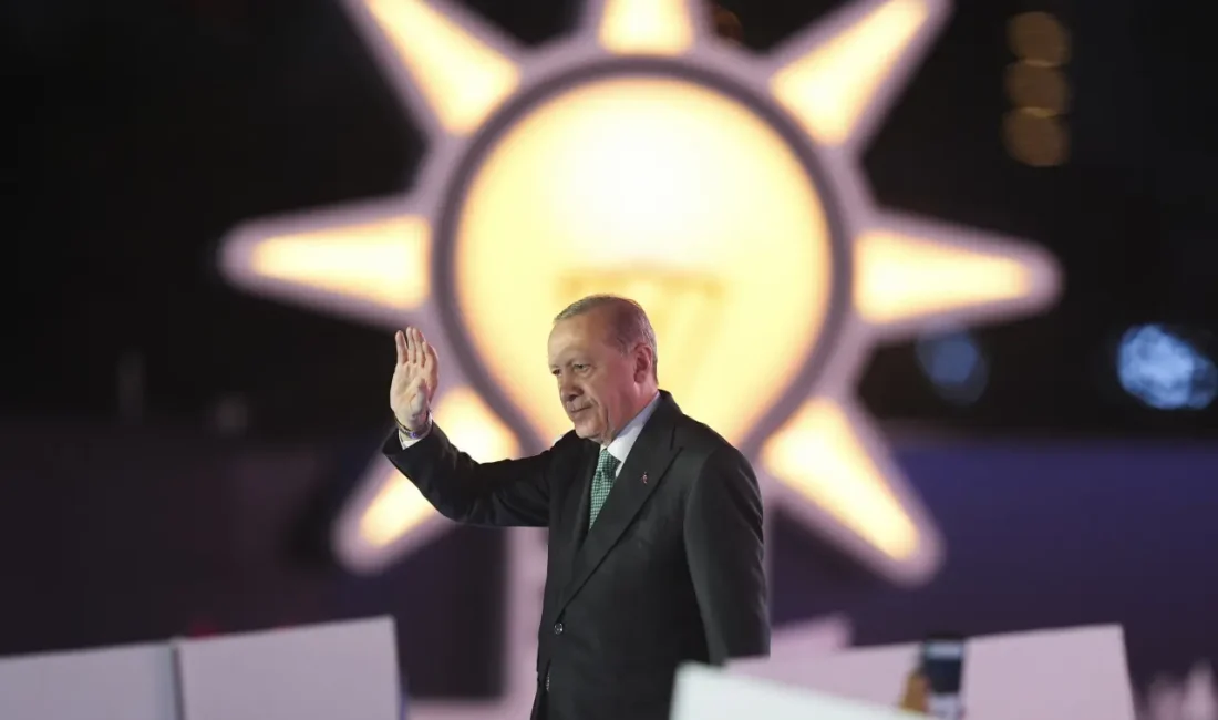 14 Ağustos 2001'de Türk siyasi hayatına adım atan Adalet ve